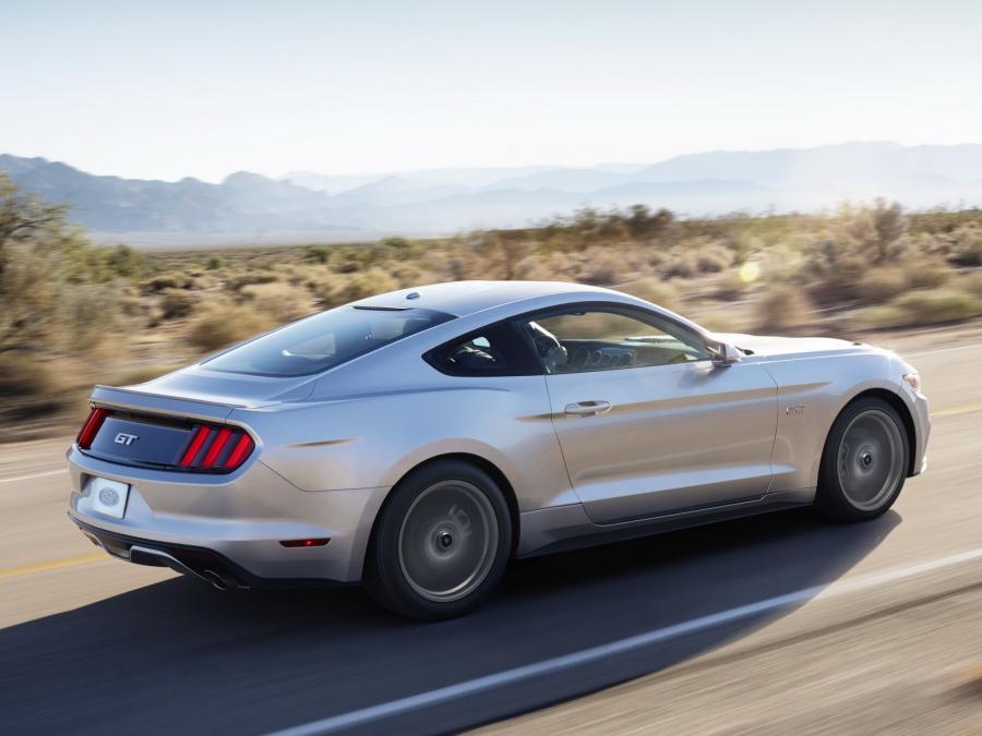  Ford Mustang GT 2015 года  (фото 13 из 93)